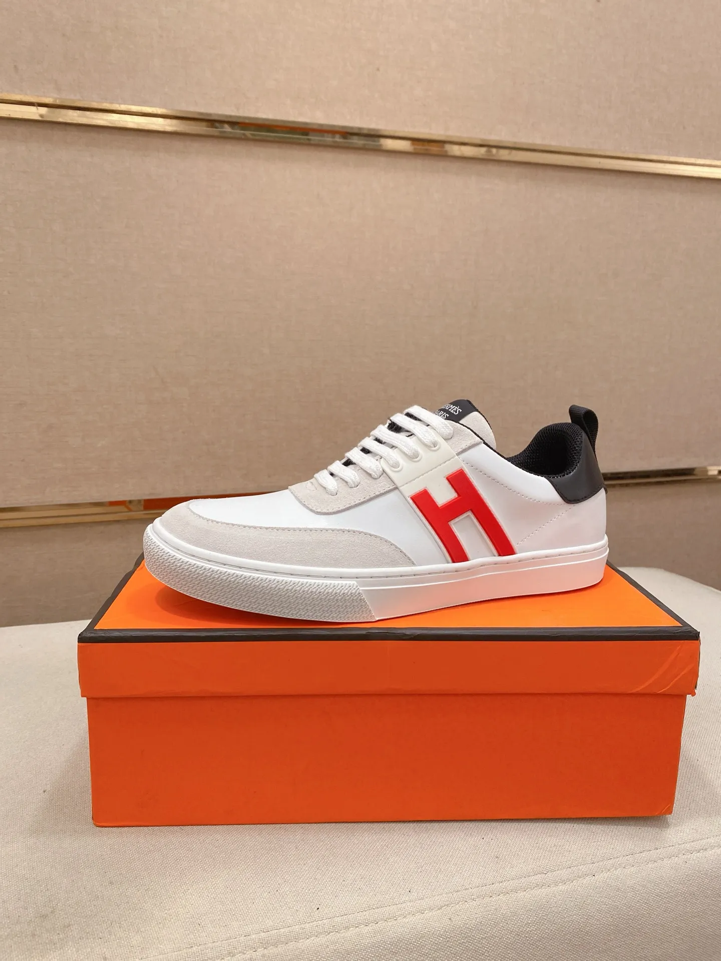 Men's clothing and shoes💰: 400💰Couple model💏"HERMES"【Classic original single version】Hermès; top 🔝purchasing agent🔍🔍latest 🇺🇸 counter sale simultaneously, original version imported from Italy ▲▲ox Leather ▲▲Exquisite workmanship (Italian 🇮🇹Imported water-dyed 🐂cowhide lining) sole: Original sole provided by the original factory, ⚠️exclusive double-layer activity·TPR·rubber·combined molded outsole; Male and female code numbers: 36-44 (can be customized to 45/46, non-refundable)